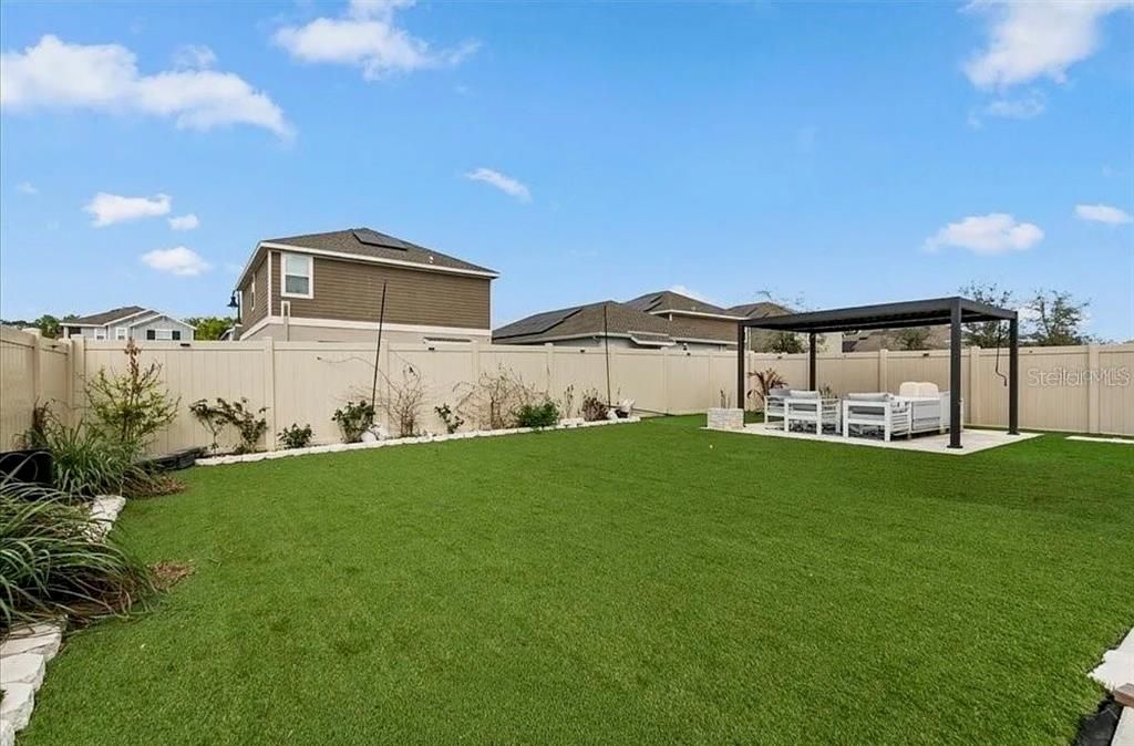 For Rent: $3,100 (6 beds, 3 baths, 2614 Square Feet)