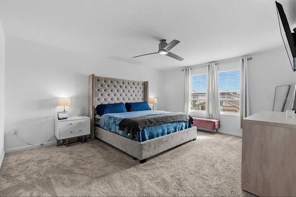 For Rent: $3,100 (6 beds, 3 baths, 2614 Square Feet)
