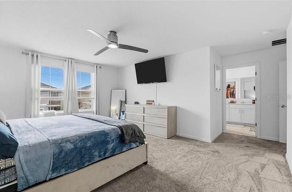 For Rent: $3,100 (6 beds, 3 baths, 2614 Square Feet)