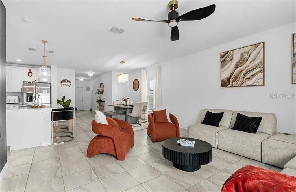 For Rent: $3,100 (6 beds, 3 baths, 2614 Square Feet)