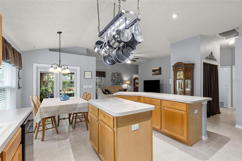 Active With Contract: $355,000 (3 beds, 2 baths, 1553 Square Feet)