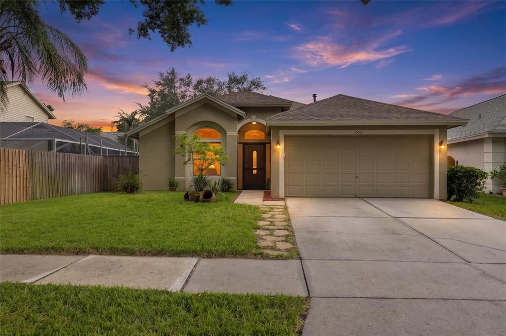 Active With Contract: $355,000 (3 beds, 2 baths, 1553 Square Feet)