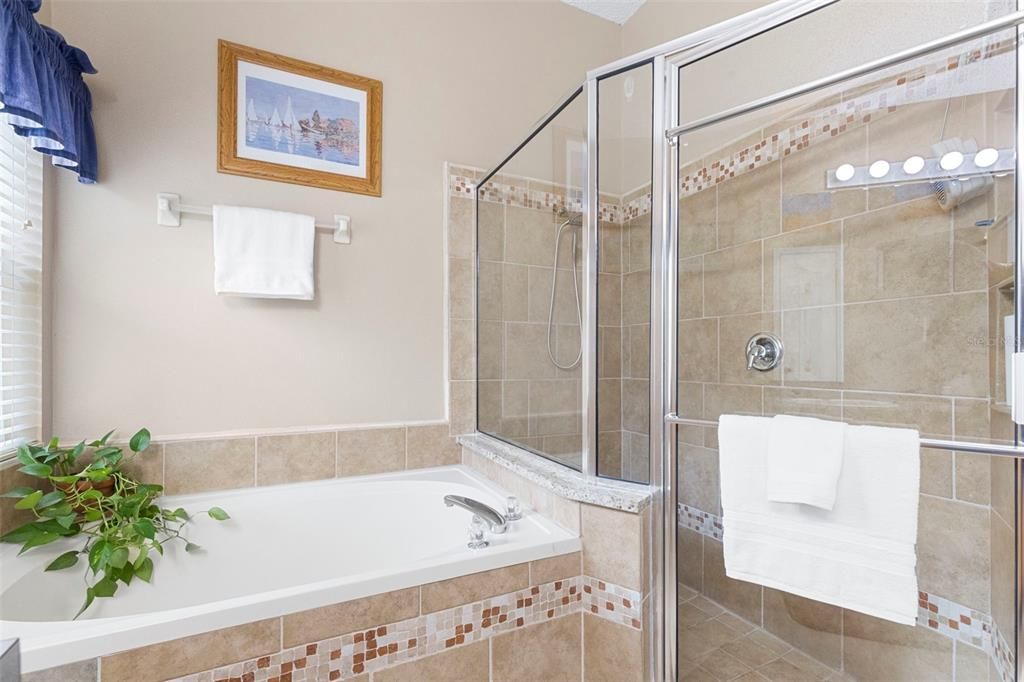 Active With Contract: $355,000 (3 beds, 2 baths, 1553 Square Feet)