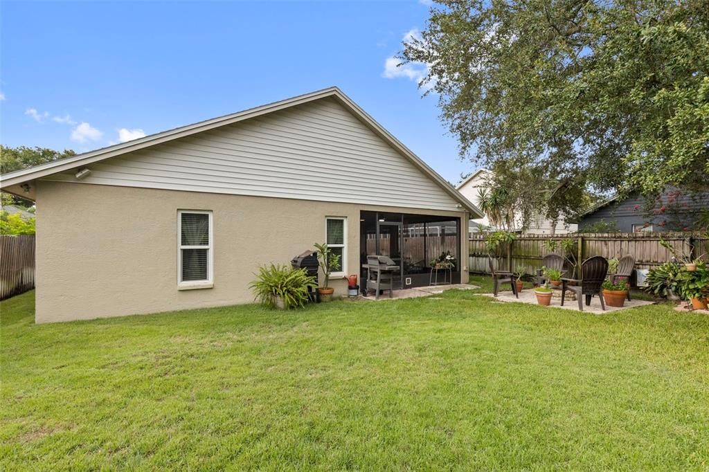 Active With Contract: $355,000 (3 beds, 2 baths, 1553 Square Feet)