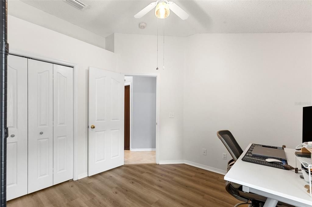 Active With Contract: $355,000 (3 beds, 2 baths, 1553 Square Feet)