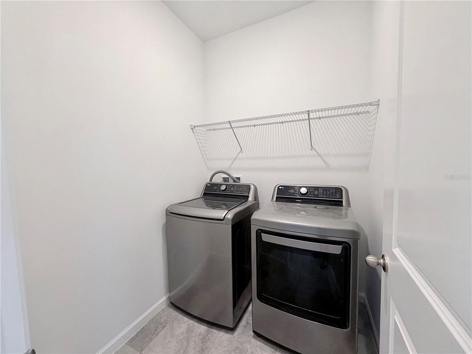For Rent: $2,400 (3 beds, 2 baths, 1405 Square Feet)