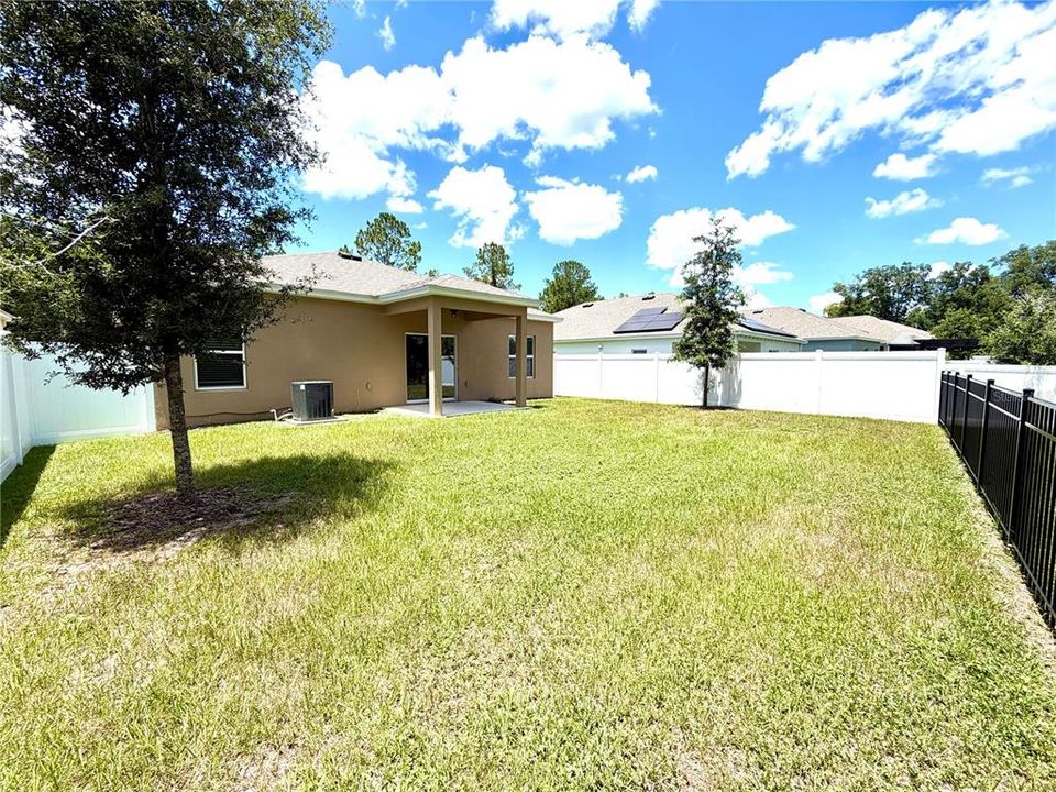For Rent: $2,400 (3 beds, 2 baths, 1405 Square Feet)