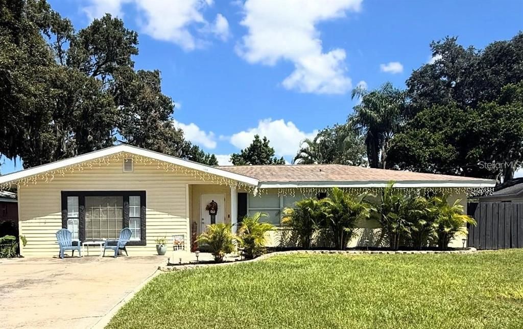 En Venta: $389,900 (4 camas, 3 baños, 2492 Pies cuadrados)