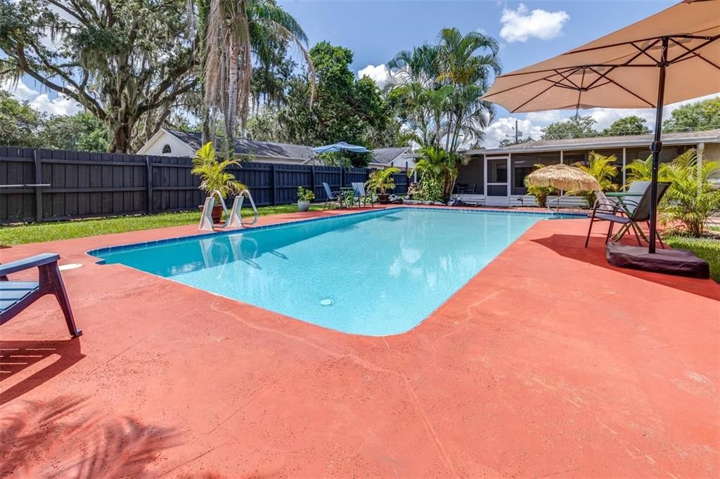 En Venta: $389,900 (4 camas, 3 baños, 2492 Pies cuadrados)