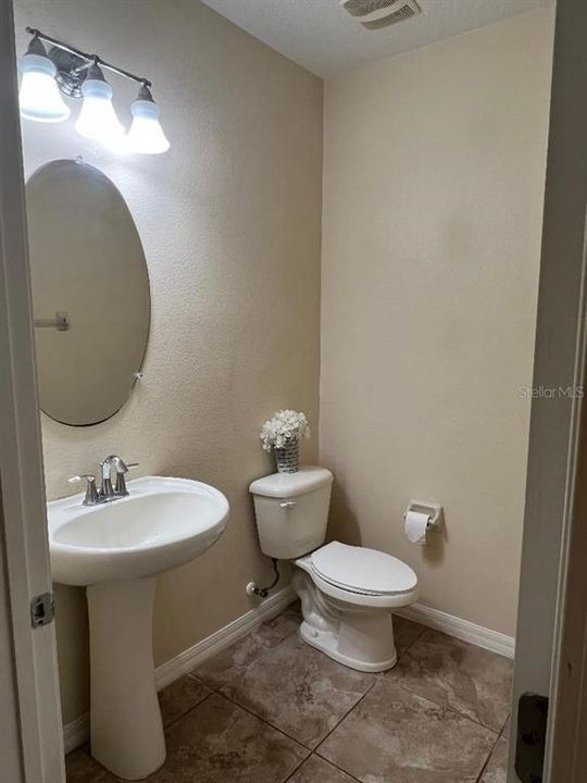 For Rent: $2,650 (4 beds, 2 baths, 2109 Square Feet)