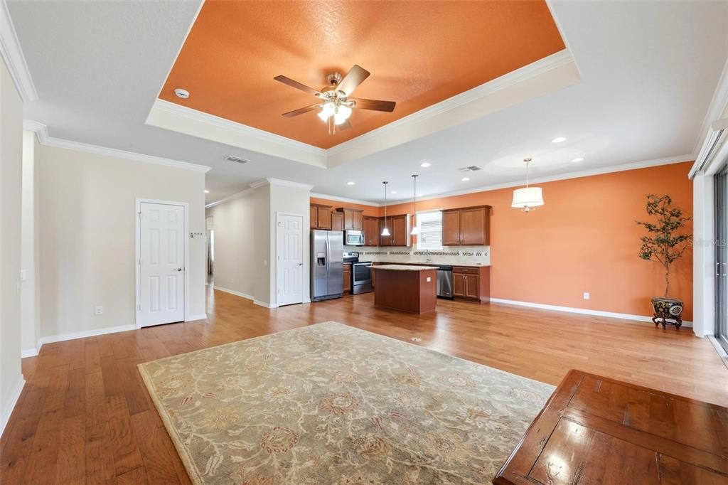 For Sale: $399,000 (3 beds, 2 baths, 1664 Square Feet)