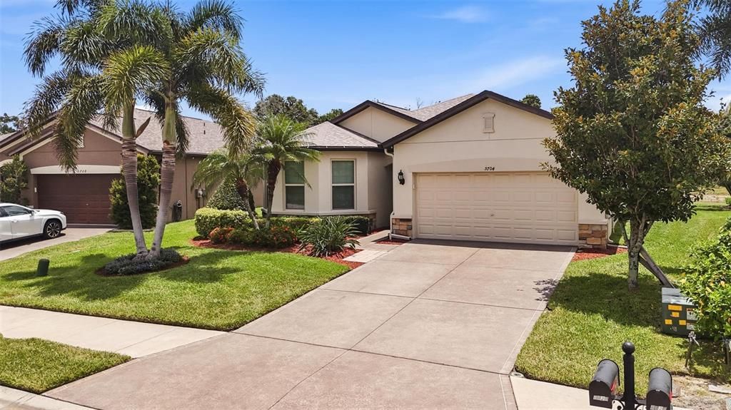For Sale: $399,000 (3 beds, 2 baths, 1664 Square Feet)