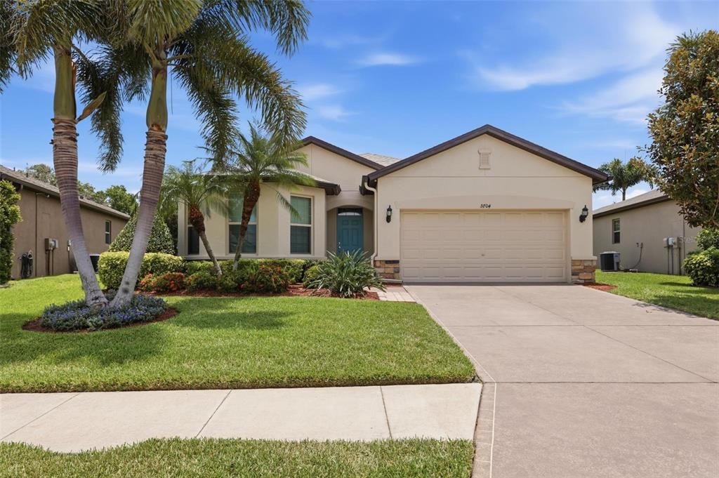 For Sale: $399,000 (3 beds, 2 baths, 1664 Square Feet)