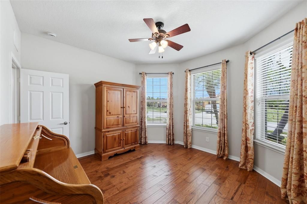 For Sale: $399,000 (3 beds, 2 baths, 1664 Square Feet)