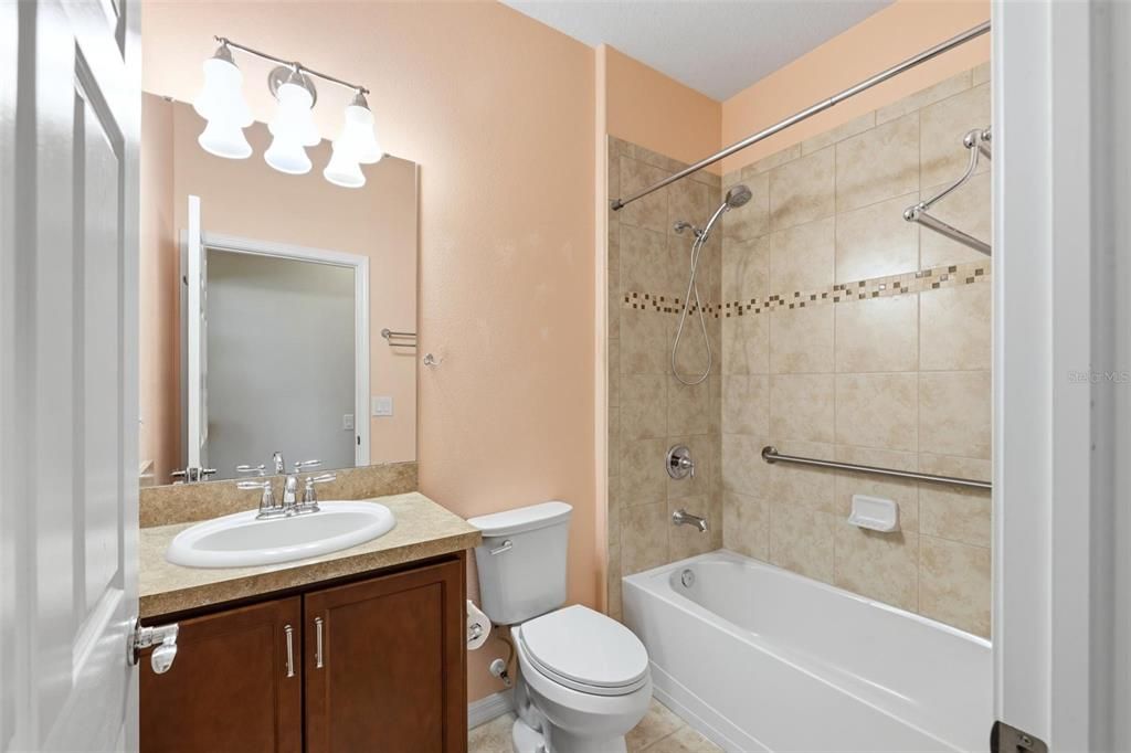 For Sale: $399,000 (3 beds, 2 baths, 1664 Square Feet)