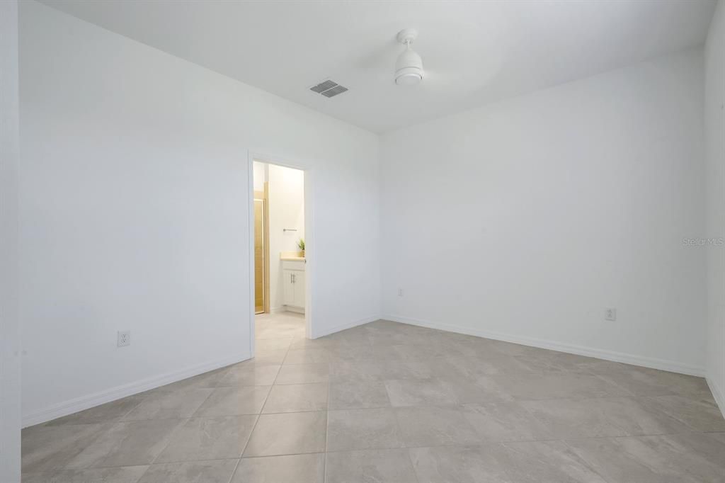 На продажу: $399,900 (3 спален, 2 ванн, 1389 Квадратных фут)