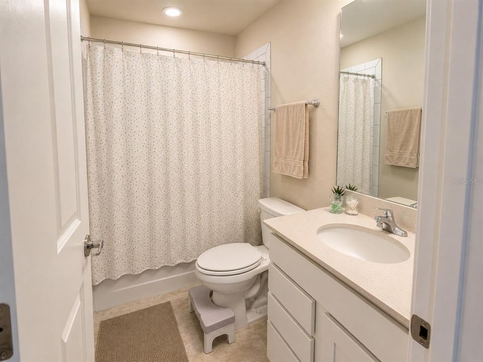 For Sale: $390,000 (3 beds, 2 baths, 2072 Square Feet)