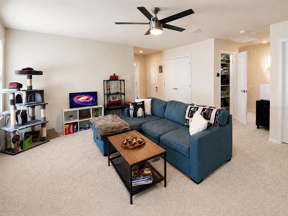 For Sale: $390,000 (3 beds, 2 baths, 2072 Square Feet)