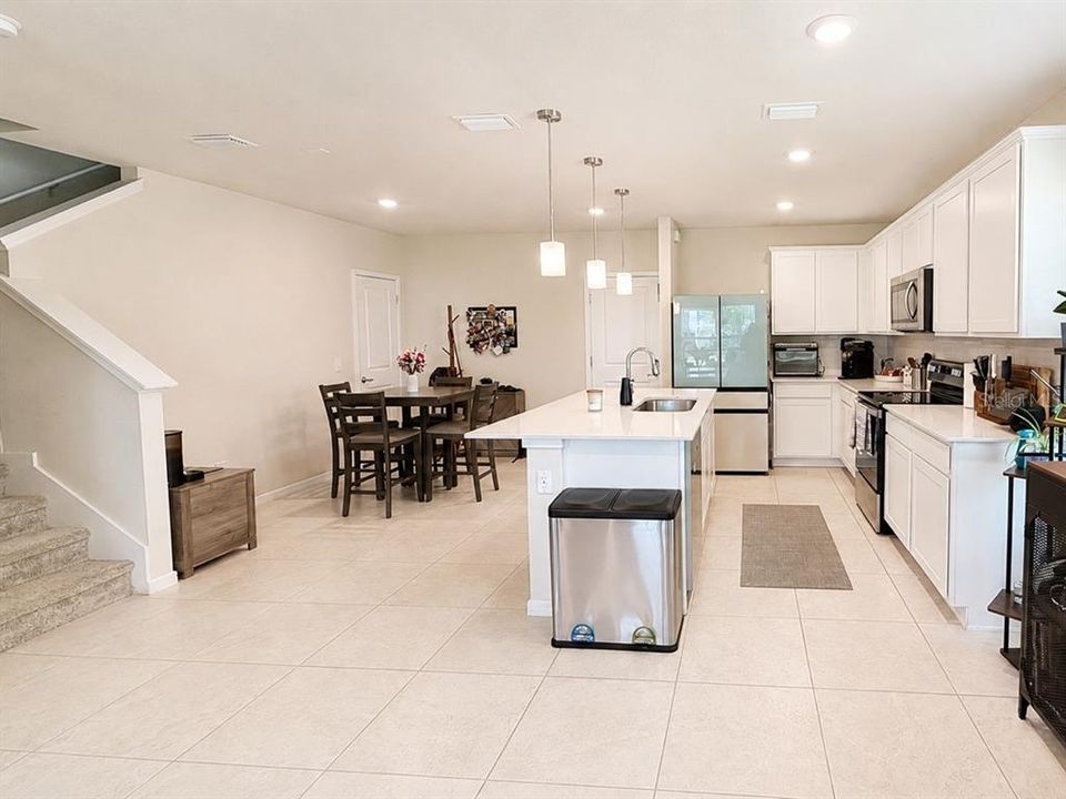 For Sale: $390,000 (3 beds, 2 baths, 2072 Square Feet)