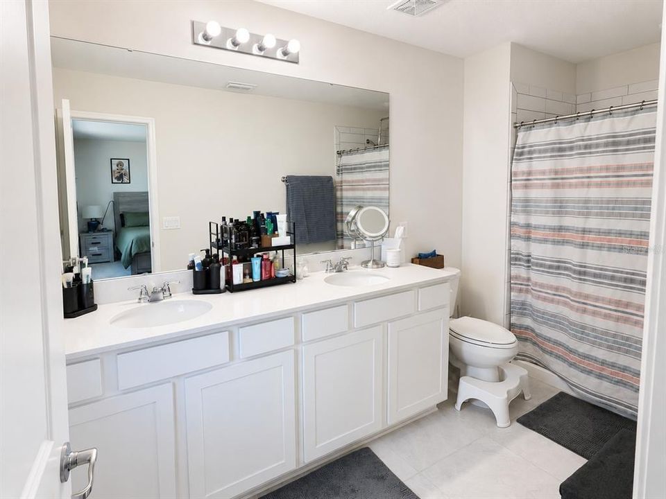 For Sale: $390,000 (3 beds, 2 baths, 2072 Square Feet)
