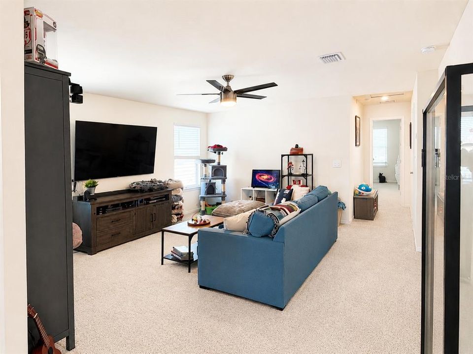 For Sale: $390,000 (3 beds, 2 baths, 2072 Square Feet)