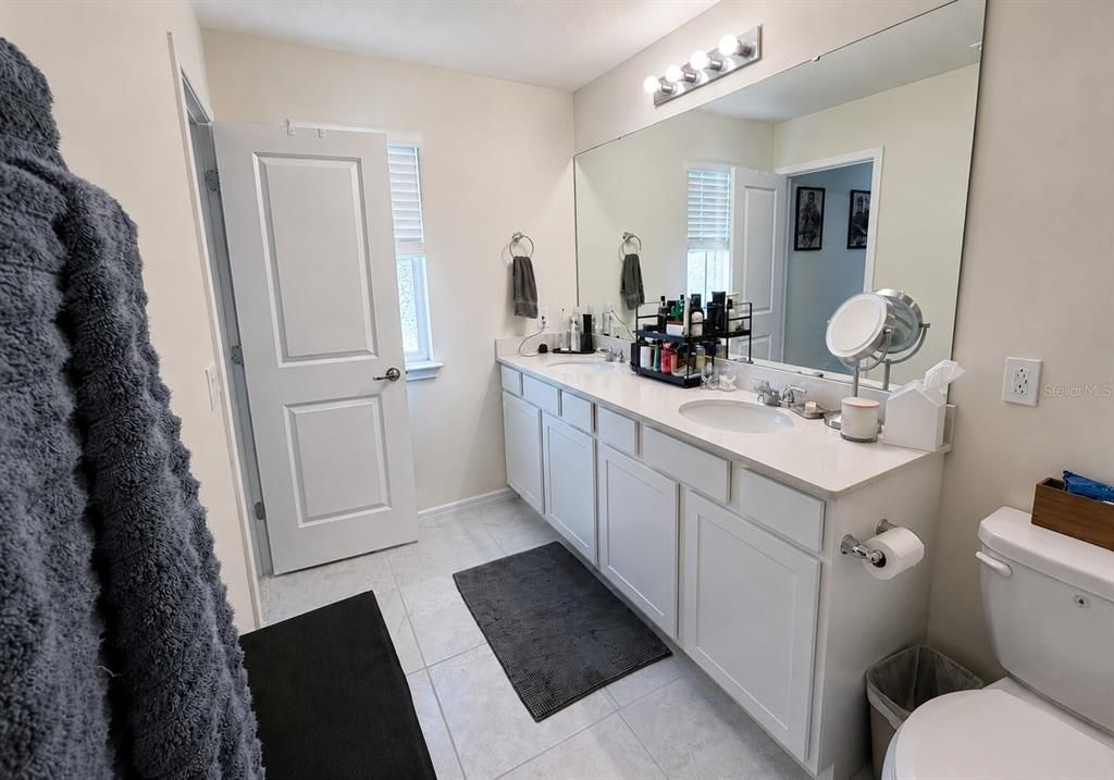 For Sale: $390,000 (3 beds, 2 baths, 2072 Square Feet)