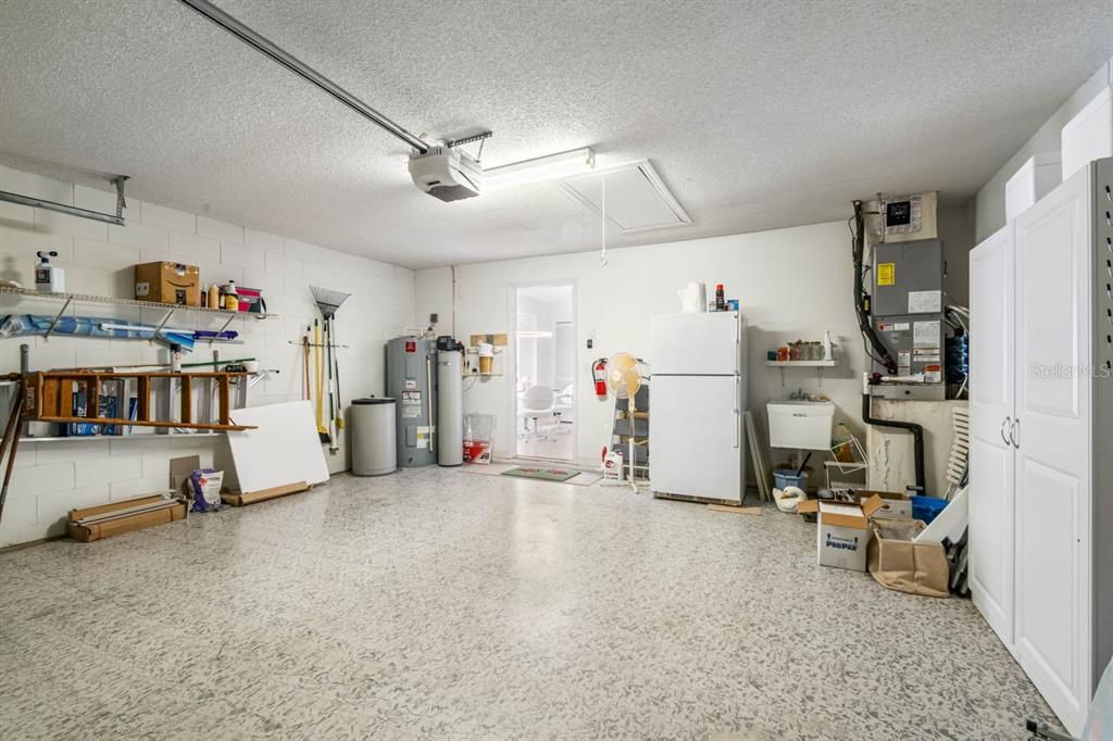 На продажу: $245,000 (2 спален, 2 ванн, 1825 Квадратных фут)