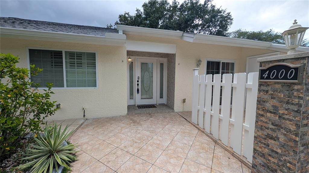 For Rent: $2,600 (3 beds, 2 baths, 1298 Square Feet)