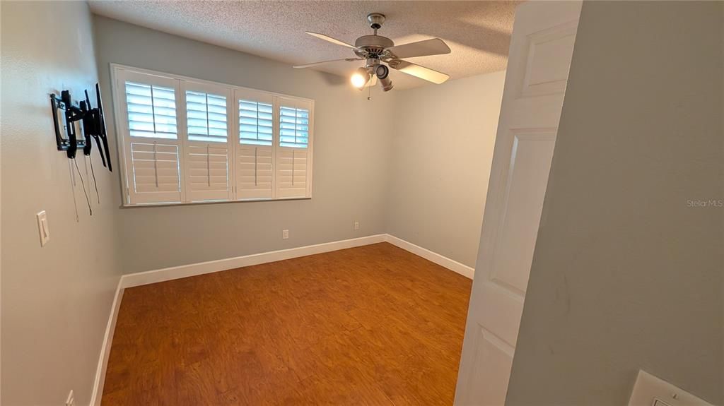 For Rent: $2,600 (3 beds, 2 baths, 1298 Square Feet)