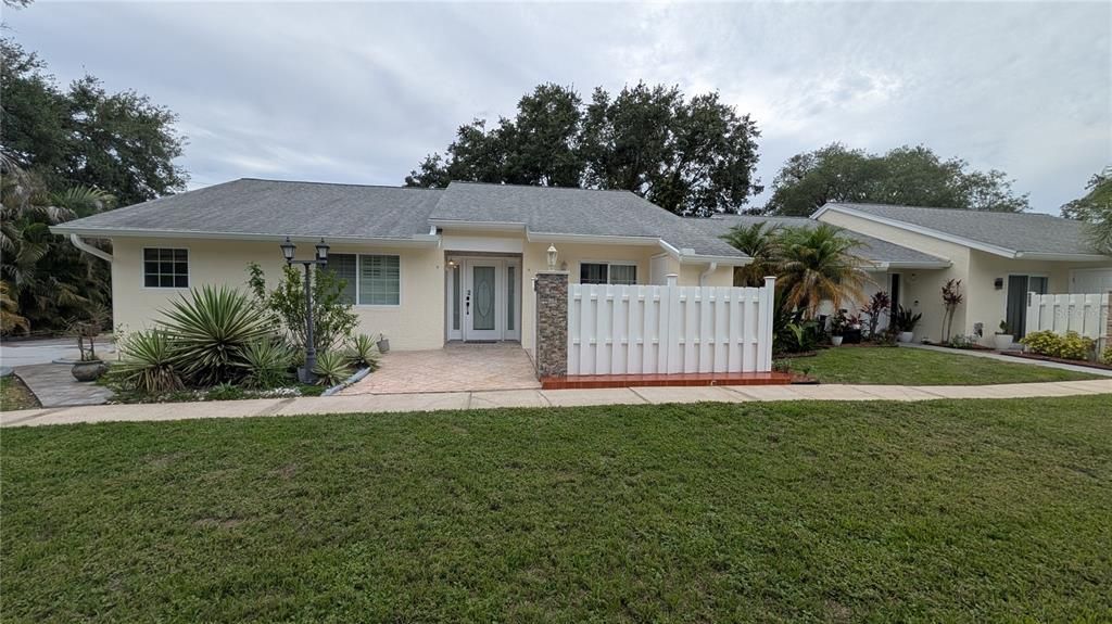 For Rent: $2,600 (3 beds, 2 baths, 1298 Square Feet)