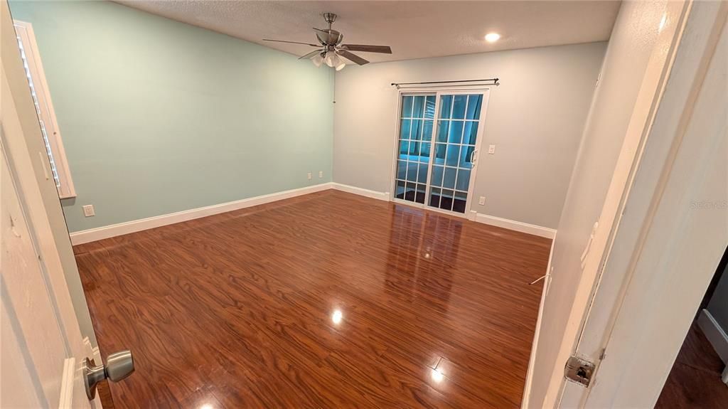 For Rent: $2,600 (3 beds, 2 baths, 1298 Square Feet)