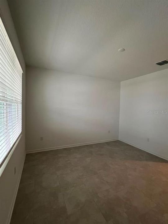 For Rent: $1,300 (1 beds, 1 baths, 600 Square Feet)