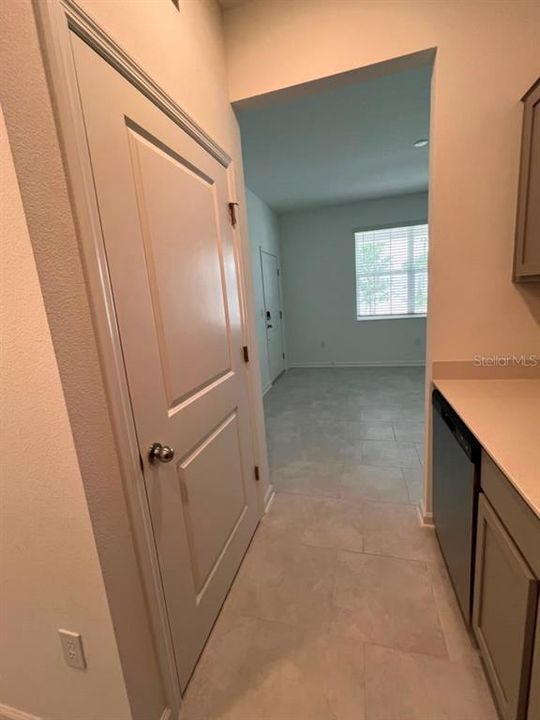 For Rent: $1,300 (1 beds, 1 baths, 600 Square Feet)