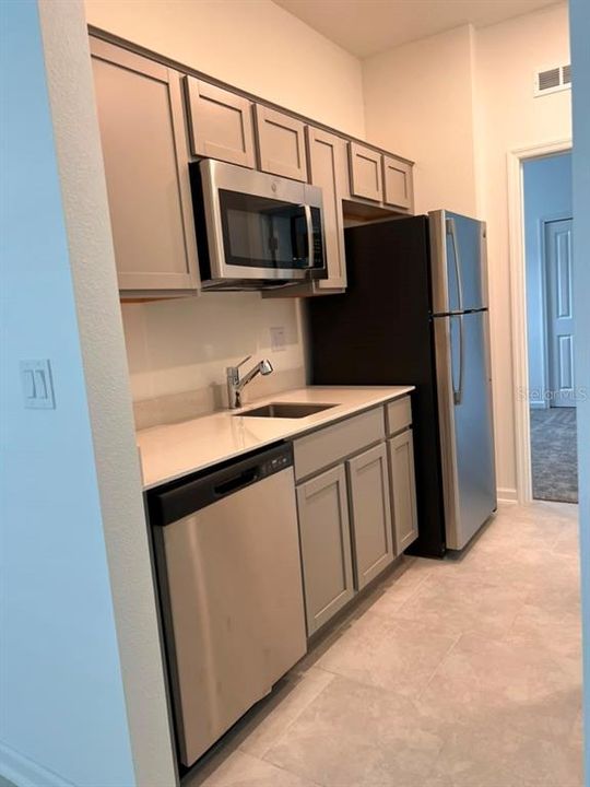 For Rent: $1,300 (1 beds, 1 baths, 600 Square Feet)
