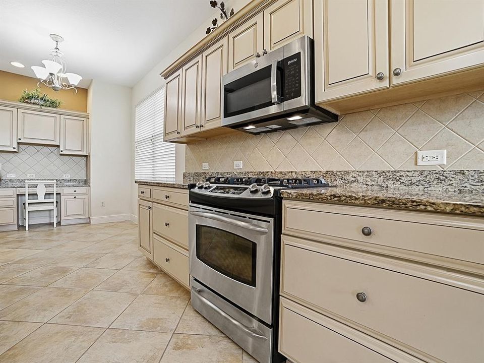 For Sale: $669,247 (3 beds, 2 baths, 2075 Square Feet)