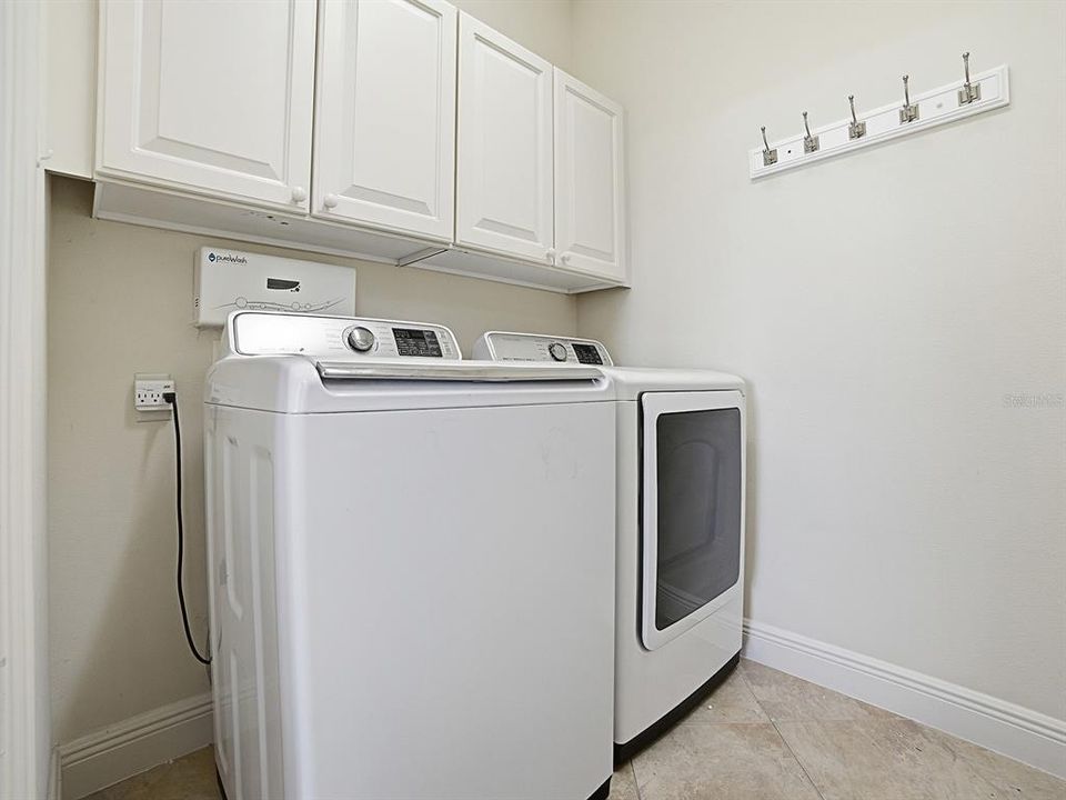 For Sale: $669,247 (3 beds, 2 baths, 2075 Square Feet)