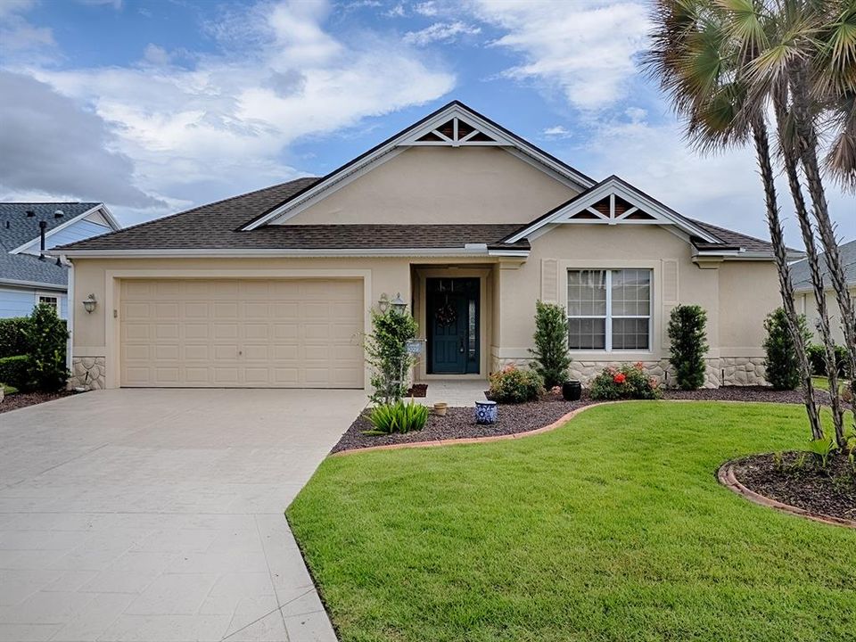 For Sale: $669,247 (3 beds, 2 baths, 2075 Square Feet)