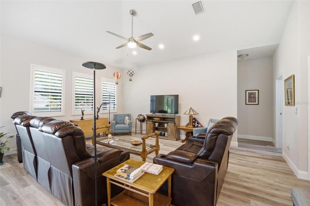For Sale: $329,000 (3 beds, 2 baths, 1745 Square Feet)