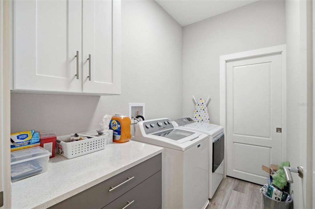 For Sale: $329,000 (3 beds, 2 baths, 1745 Square Feet)