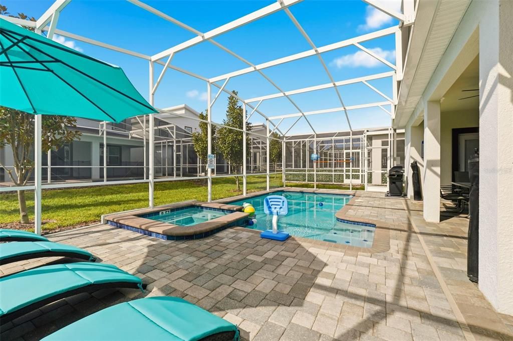 待售: $750,000 (8 贝兹, 6 浴室, 3850 平方英尺)