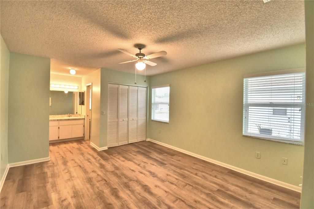 For Sale: $205,900 (2 beds, 2 baths, 1153 Square Feet)