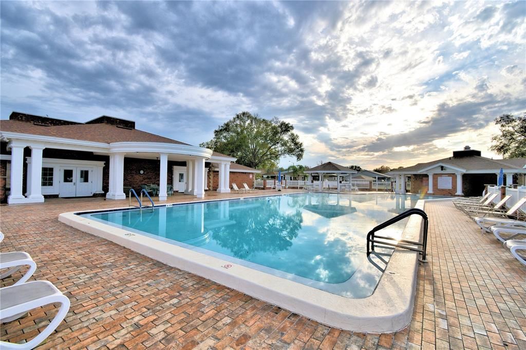 For Sale: $205,900 (2 beds, 2 baths, 1153 Square Feet)