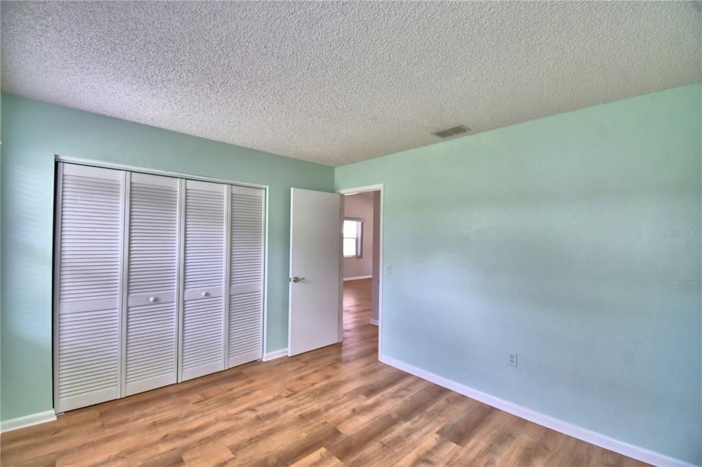 For Sale: $205,900 (2 beds, 2 baths, 1153 Square Feet)