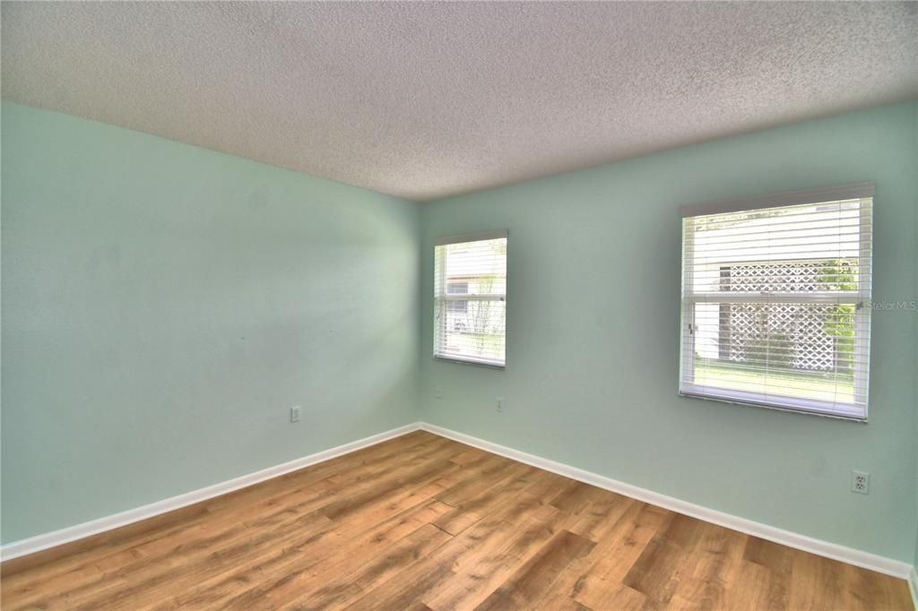 For Sale: $205,900 (2 beds, 2 baths, 1153 Square Feet)