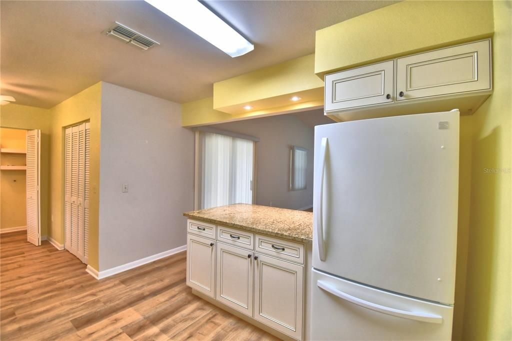 For Sale: $205,900 (2 beds, 2 baths, 1153 Square Feet)