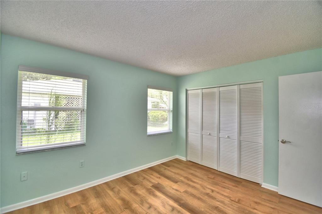 For Sale: $205,900 (2 beds, 2 baths, 1153 Square Feet)