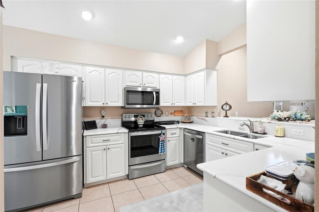Activo con contrato: $265,000 (3 camas, 2 baños, 1630 Pies cuadrados)