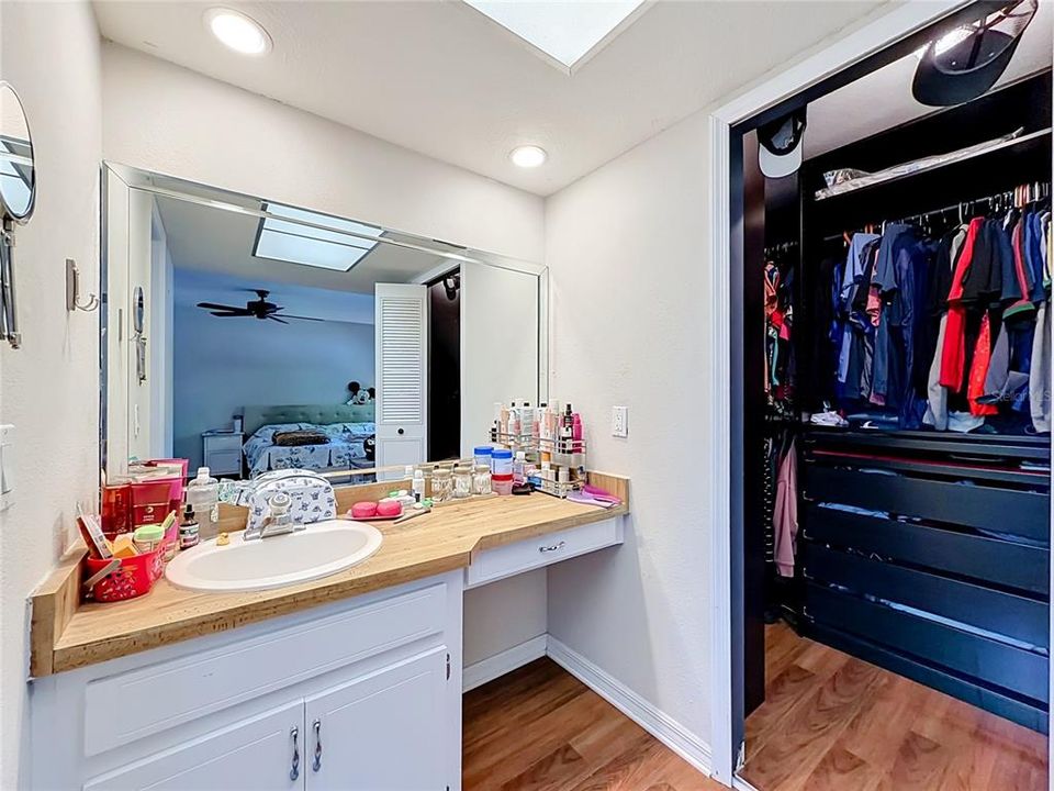 For Sale: $485,000 (3 beds, 2 baths, 1594 Square Feet)