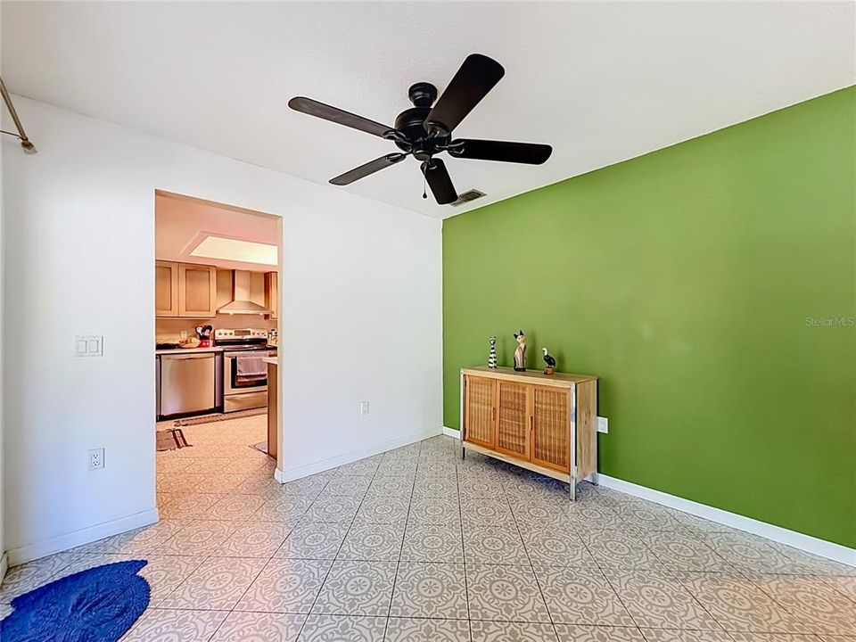 For Sale: $485,000 (3 beds, 2 baths, 1594 Square Feet)