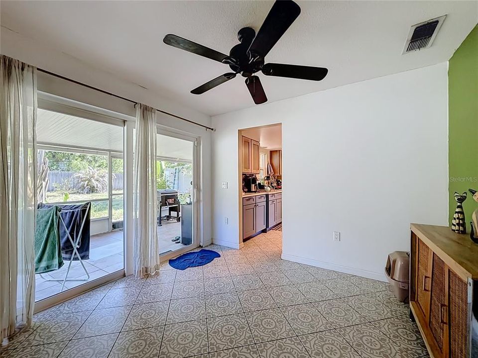 For Sale: $485,000 (3 beds, 2 baths, 1594 Square Feet)